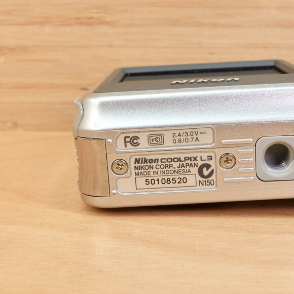 Nikon Coolpix L3 Digital Camera / 5.1MP / 3× Zoom / Silver / Tested - Picture 7 of 7